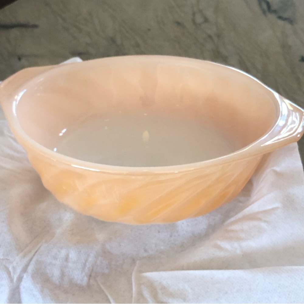 Vintage Anchor Hocking Fire King Bowls - Pearl Luster - set of 4 - Picture 4 of 7